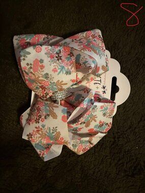 Bunch of Flowers & Boys: Deluxe Bow